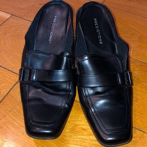 Easy slip on shirt heels size 5